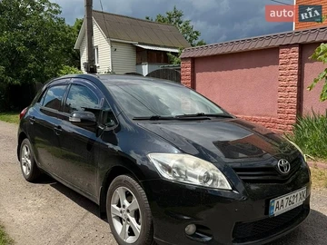 Авто Toyota Auris 2011 № 8948159