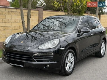 Авто Porsche Cayenne 2012 № 8948315