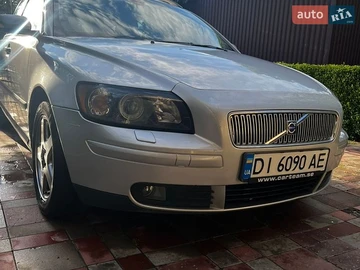 Авто Volvo V50 2004 № 8949314