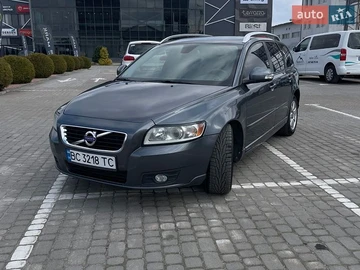 Авто Volvo V50 2011 № 8949350