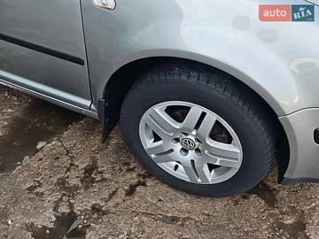Авто Volkswagen Golf 2002 № 8950028