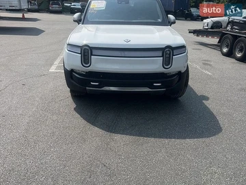 Авто Rivian R1S 2024 № 8951197