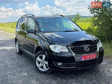 Авто Volkswagen Touran 2009 № 8952050