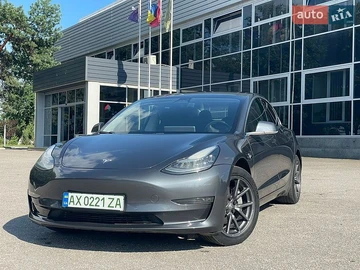 Авто Tesla Model 3 2019 № 8952263