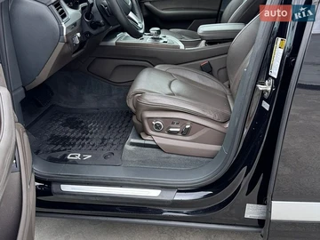 Авто Audi Q7 2018 № 8952439