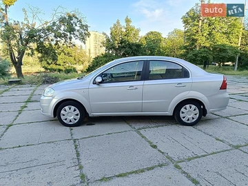 Авто Chevrolet Aveo 2009 № 8953125