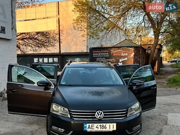 Авто Volkswagen Passat 2011 № 8953365