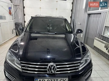 Авто Volkswagen Touareg 2015 № 8953582