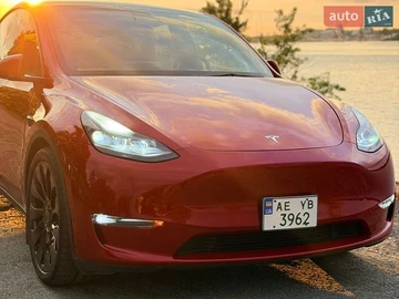Авто Tesla Model Y 2023 № 8954024