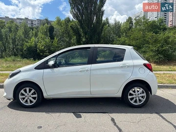 Авто Toyota Yaris 2015 № 8954197