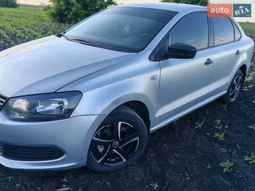 Авто Volkswagen Polo 2011 № 8955818