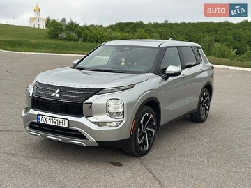 Авто Mitsubishi Outlander 2024 № 8956048