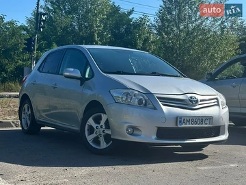 Авто Toyota Auris 2011 № 8956680