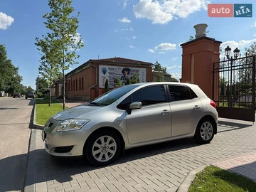 Авто Toyota Auris 2007 № 8956798