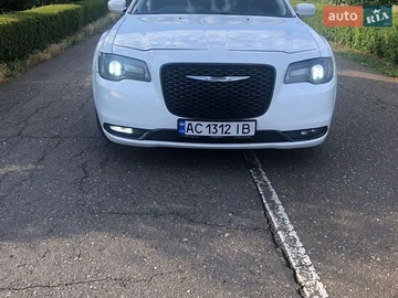 Авто Chrysler 300 2017 № 8956826