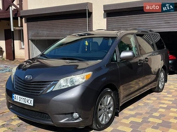 Авто Toyota Sienna 2010 № 8957168