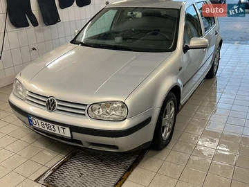 Авто Volkswagen Golf 2000 № 8957340