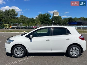 Авто Toyota Auris 2011 № 8957506