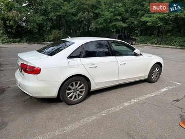 Авто Audi A4 2014 № 8957516