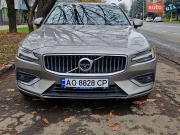 Авто Volvo V60 2020 № 8957608