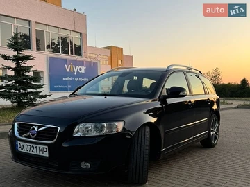 Авто Volvo V50 2011 № 8958916