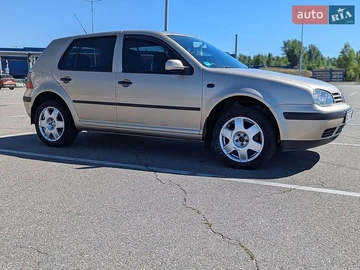 Авто Volkswagen Golf 2001 № 8959805