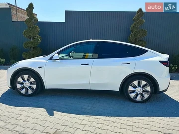 Авто Tesla Model Y 2023 № 8959988