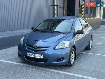Авто Toyota Yaris 2007 № 8960122