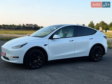 Авто Tesla Model Y 2023 № 8960273