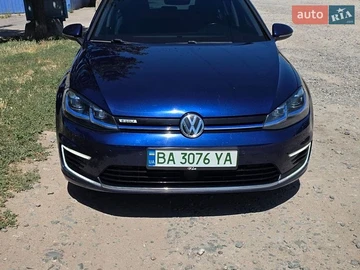 Авто Volkswagen E-Golf 2017 № 8960558