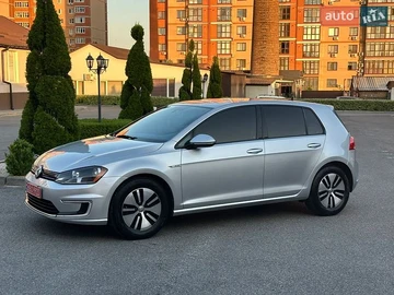 Авто Volkswagen E-Golf 2016 № 8961295