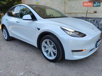 Авто Tesla Model Y 2023 № 8961590