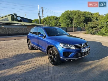 Авто Volkswagen Touareg 2017 № 8962214