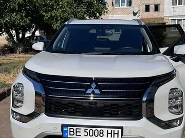 Авто Mitsubishi Outlander 2024 № 8963176