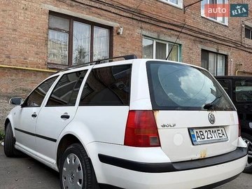 Авто Volkswagen Golf 2000 № 8963246