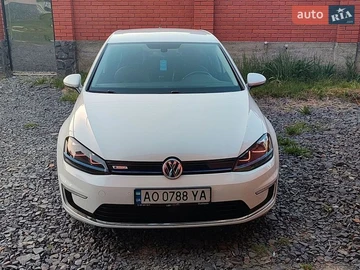 Авто Volkswagen E-Golf 2015 № 8963393