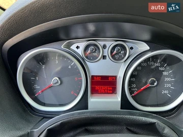 Авто Ford Kuga 2011 № 8963797