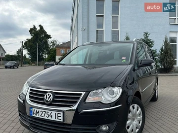Авто Volkswagen Touran 2008 № 8963799