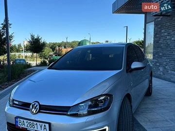 Авто Volkswagen E-Golf 2019 № 8965001