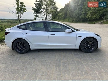 Авто Tesla Model 3 2021 № 8965810