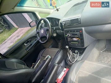 Авто Volkswagen Sharan 2000 № 8966321