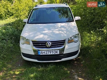 Авто Volkswagen Touran 2007 № 8966415