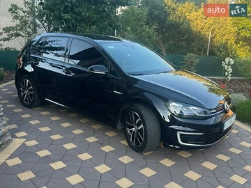 Авто Volkswagen E-Golf 2019 № 8967068