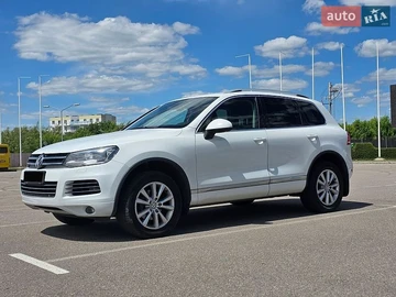 Авто Volkswagen Touareg 2012 № 8967069