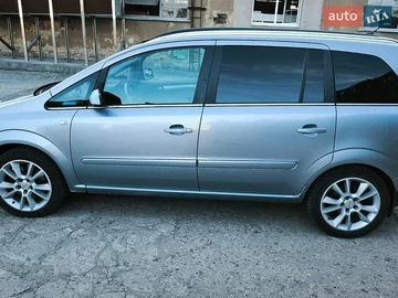 Авто Opel Zafira 2010 № 8967474