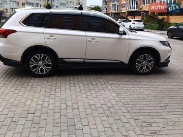 Авто Mitsubishi Outlander 2017 № 8969937
