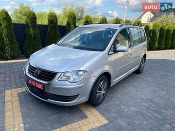 Авто Volkswagen Touran 2009 № 8970198