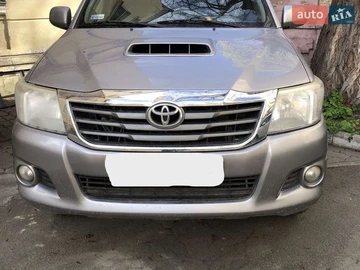 Авто Toyota Hilux 2015 № 8970530
