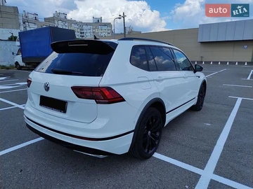 Авто Volkswagen Tiguan 2020 № 8970626