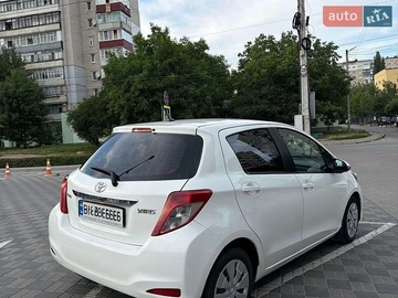 Авто Toyota Yaris 2012 № 8970986